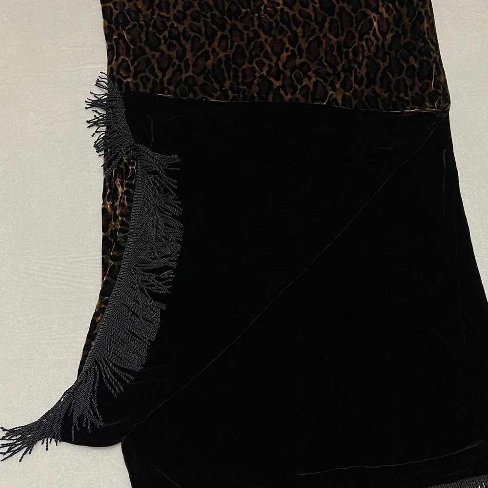 Chic Leopard Print Velvet Shawl Scarf with Tassel Fringe Evening Wrap Reversible